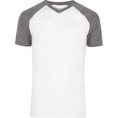 White muscle fit V-neck T-shirt